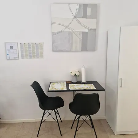 Lee Apartament *